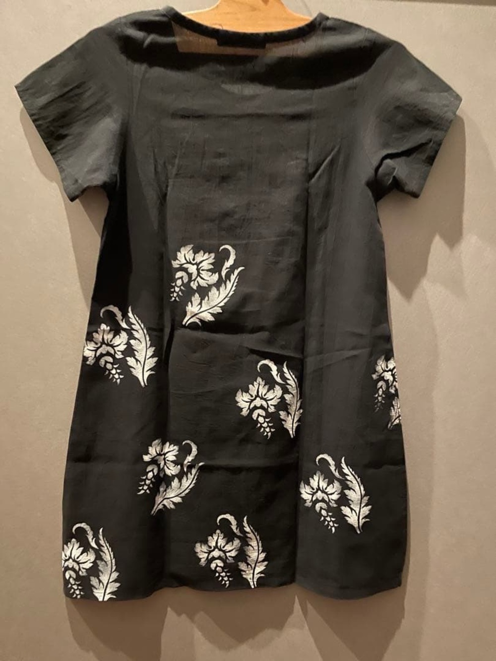 Black Floral Short-Sleeve Dress - Elegant Everyday Style